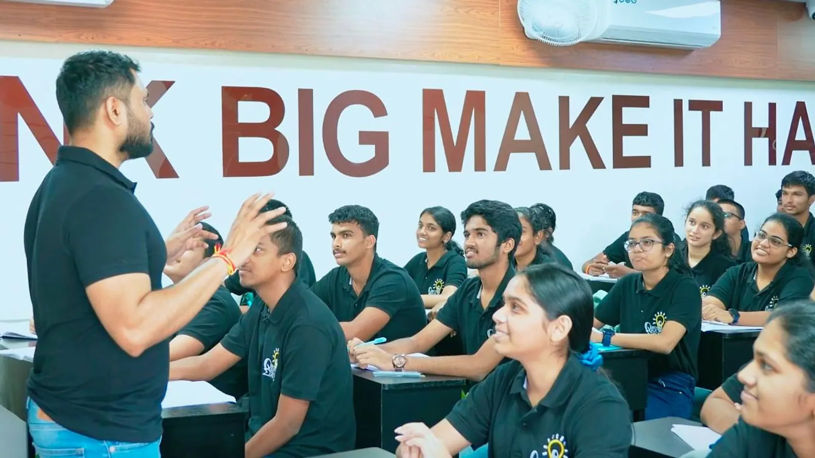 Deepak Sir teaching a Quest Educare class