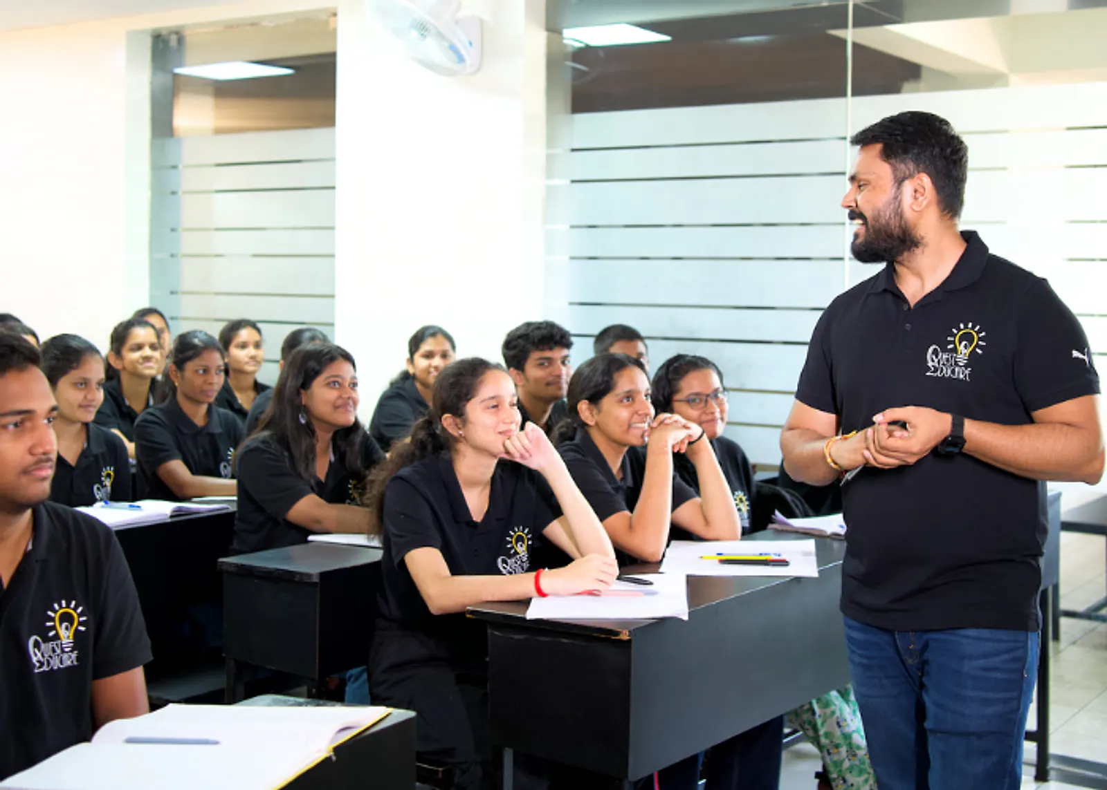 Deepak Sir teaching an integrated school batch